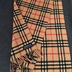 Vintage Burberry wool scarf